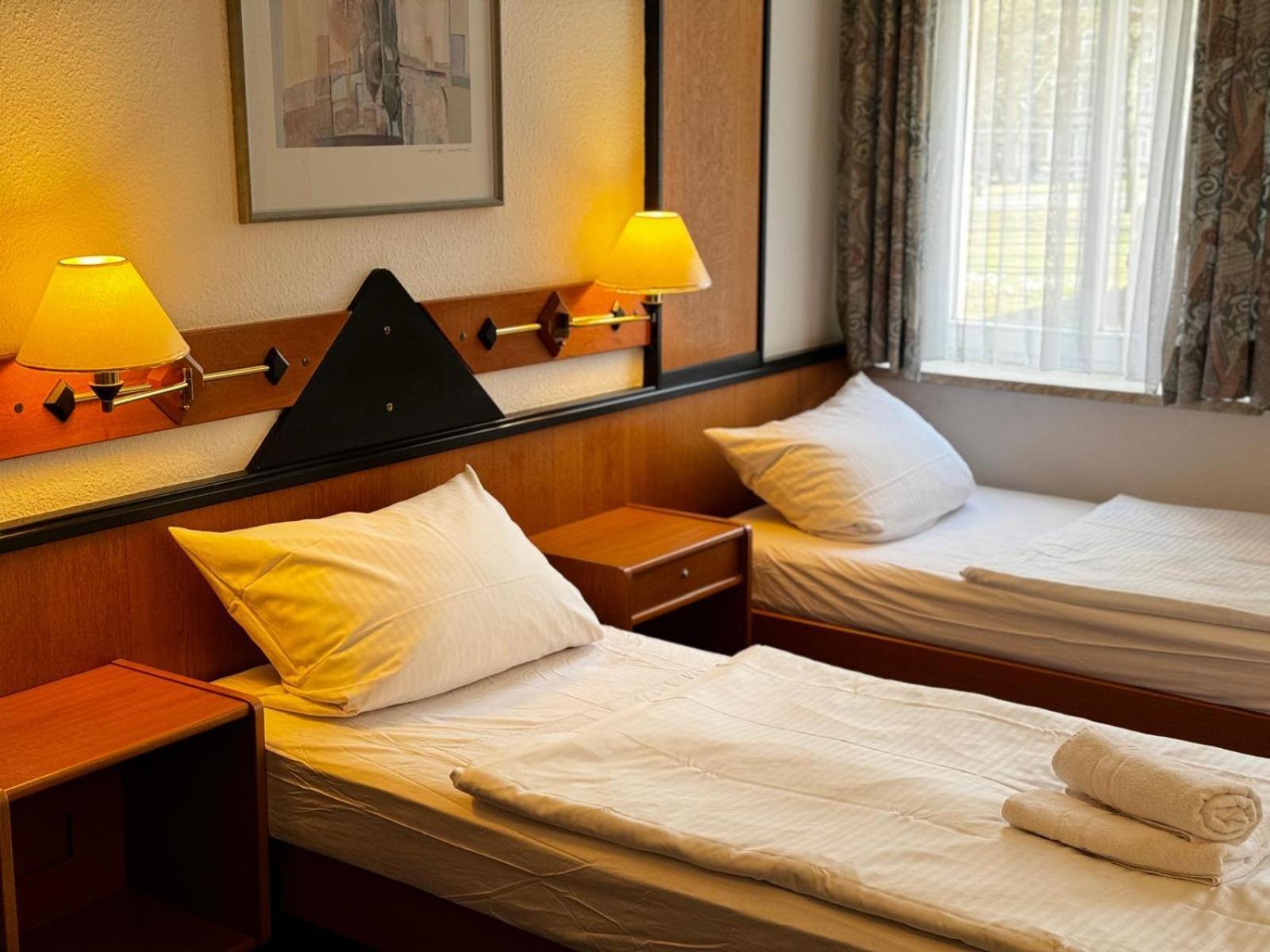 Hotel Zur Eiche Meerane Exterior photo